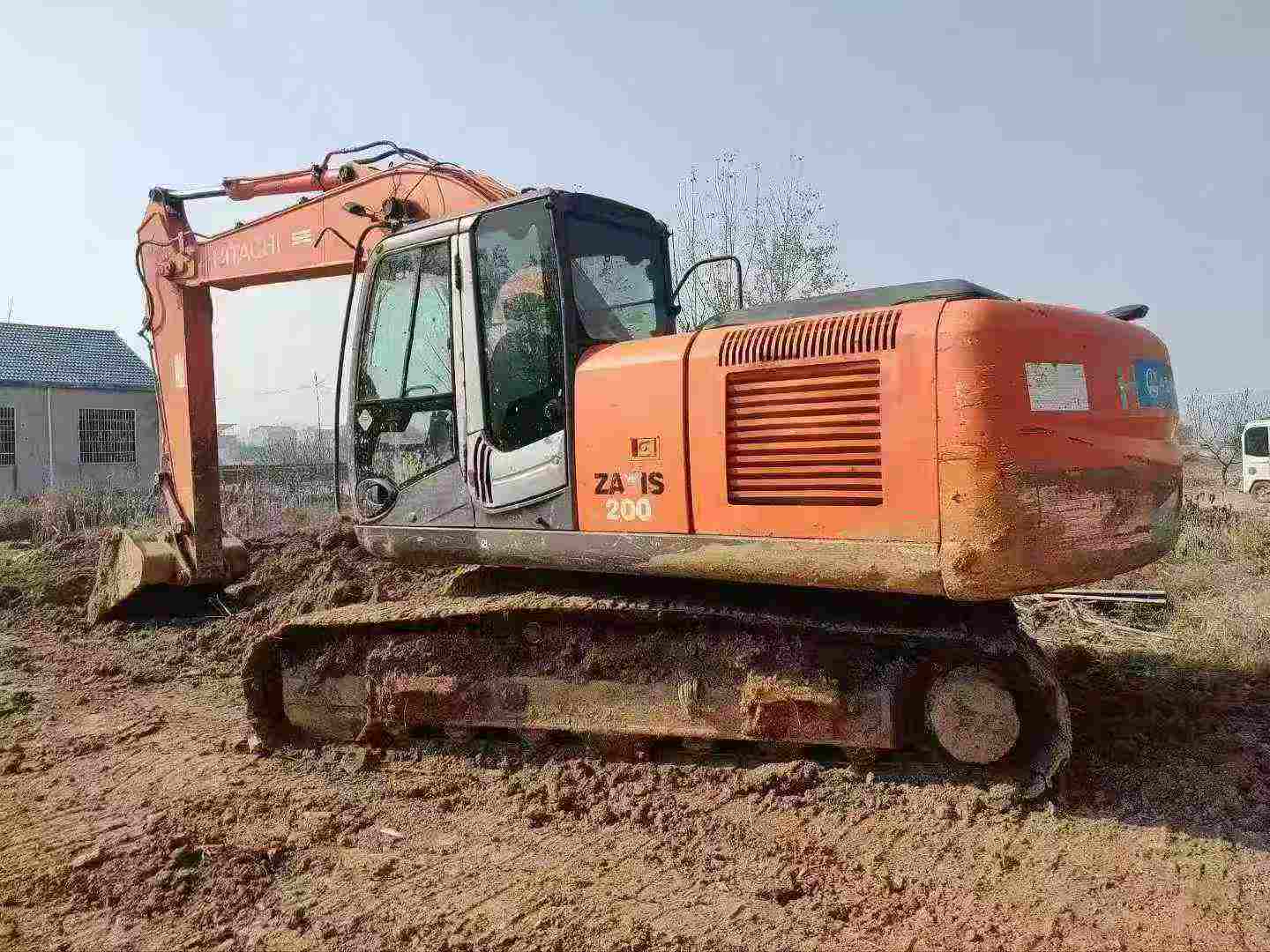 Buy Hitachi ZAXIS200 Used Excavator / 1