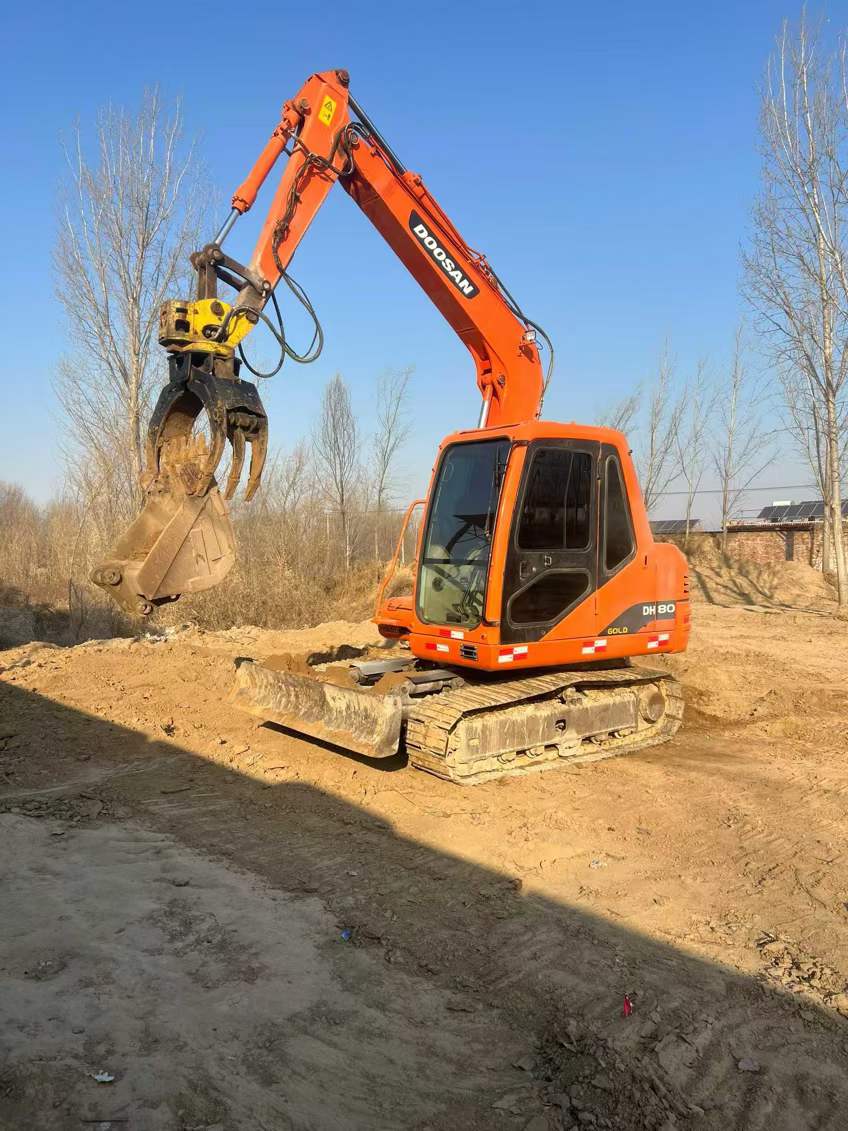 Buy Doosan DX80 Used Excavator / 1
