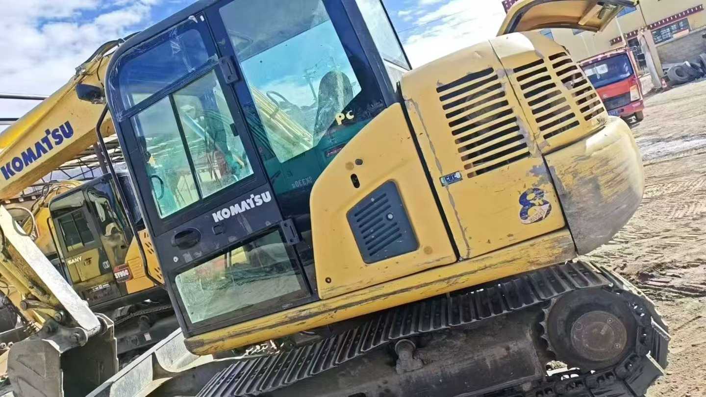 Buy Komatsu PC70-8 Used Excavator / 1