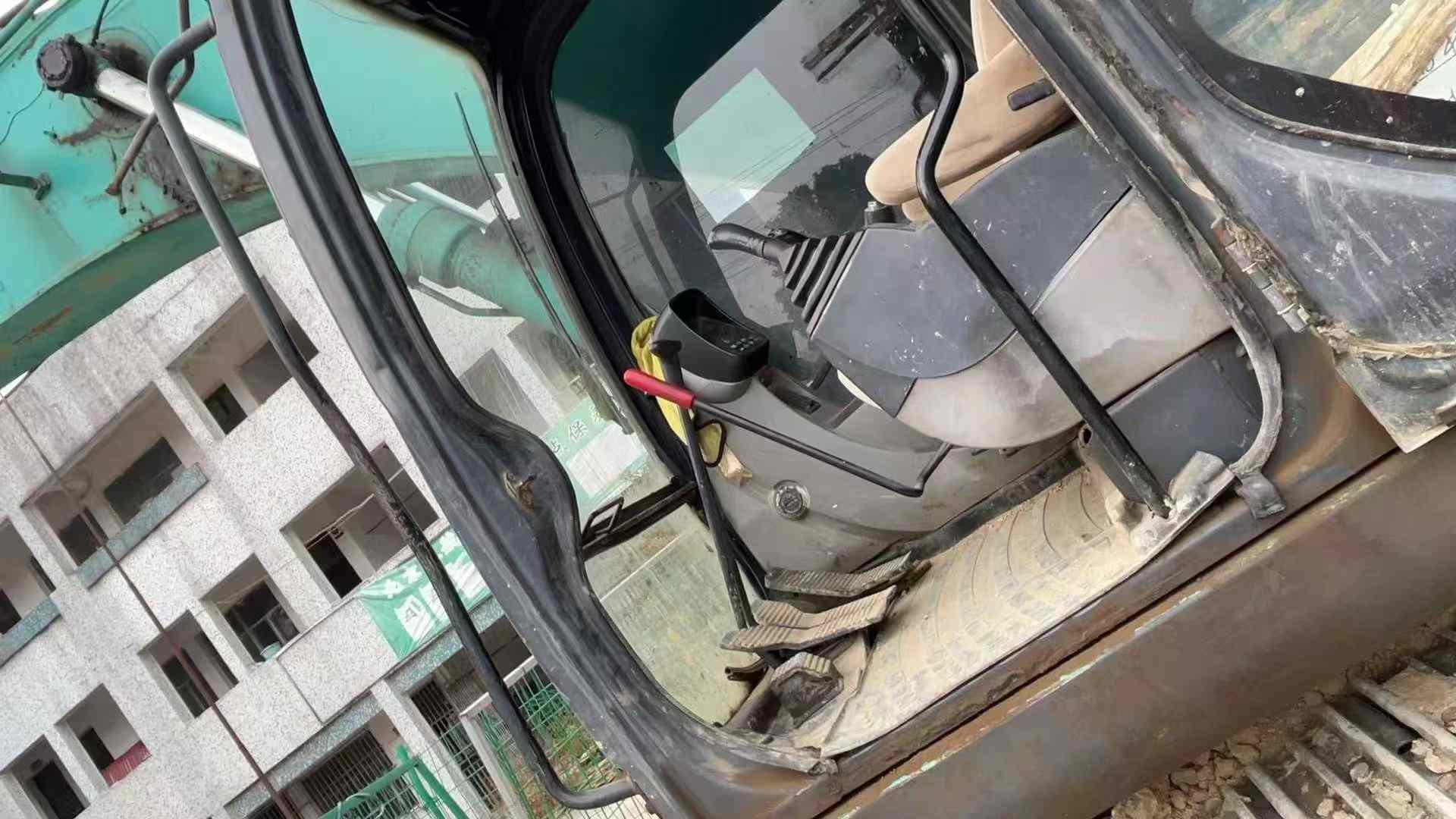 Used Kobelco SK200 Excavator 2016 Model / 2