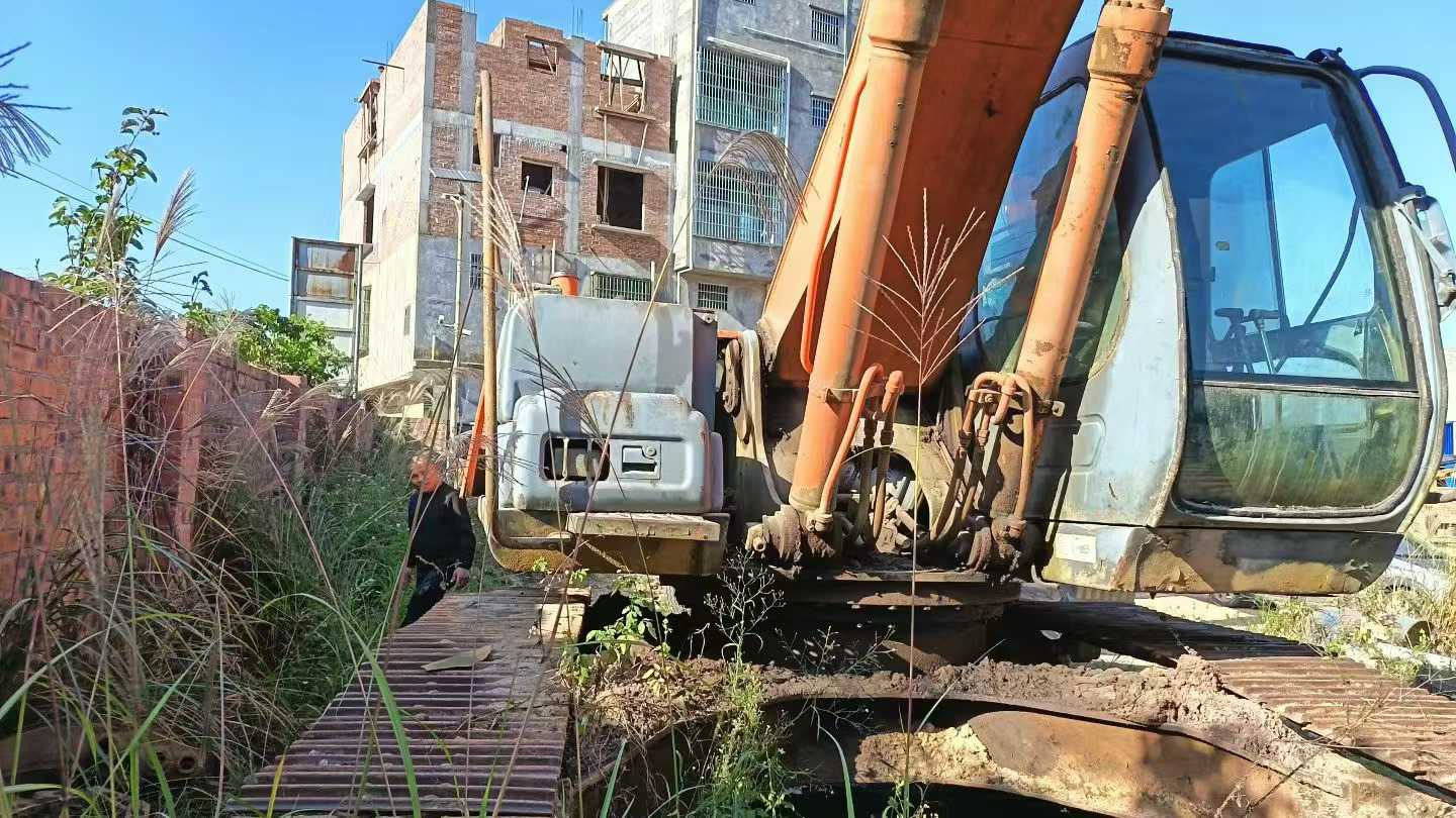 Buy Hitachi ZX240-3 Used Excavator / 2 Used Hitachi ZX240-3 Excavator 2012 Model / 2