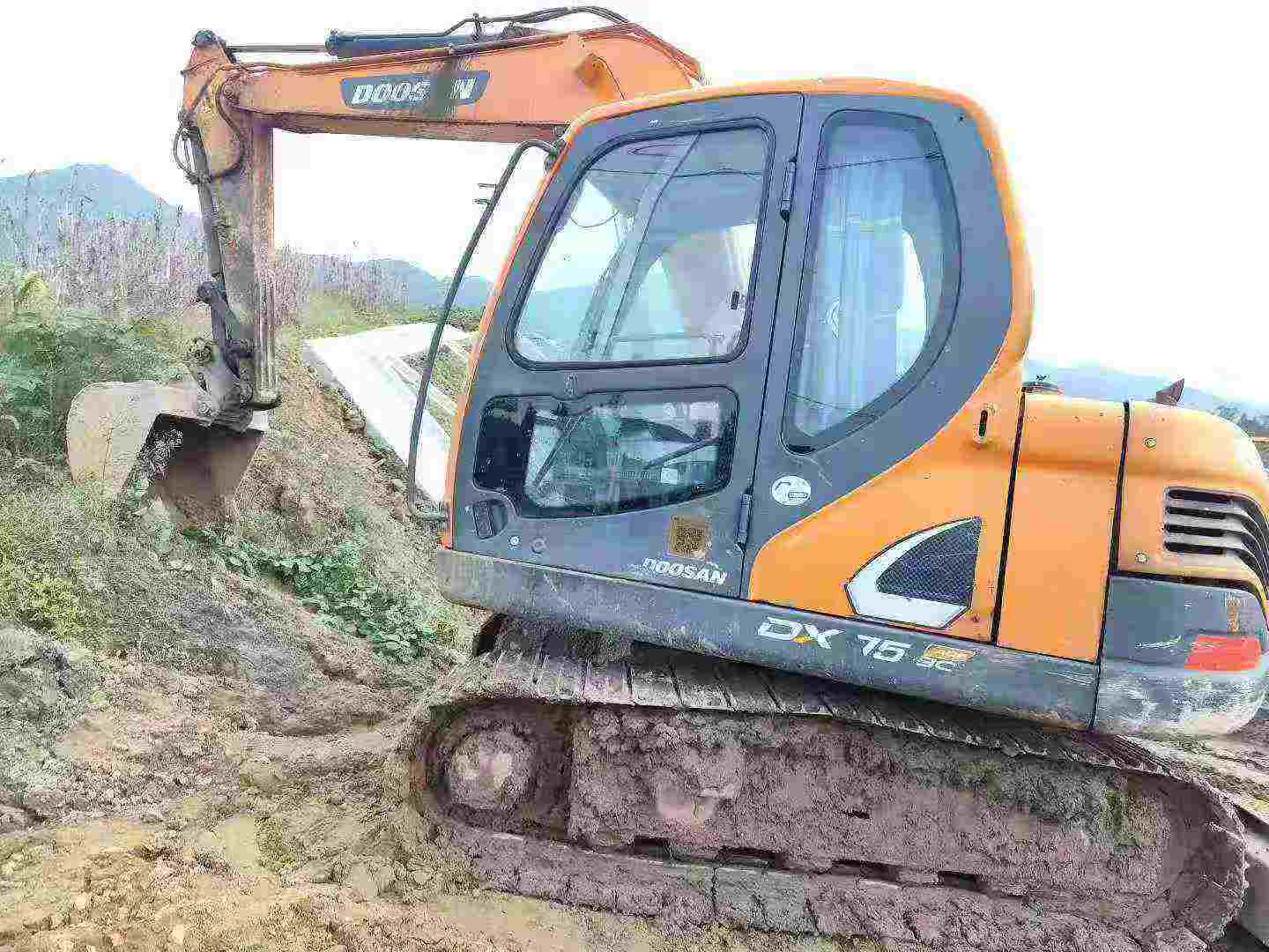 Buy Doosan DX75 Used Excavator / 4 Used Doosan DX75 Excavator 2020 Model / 4
