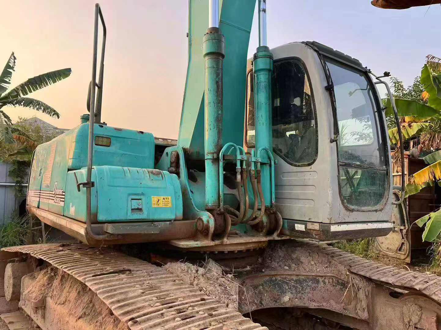 Buy Kobelco SK200-6E Used Excavator / 9 Used Kobelco SK200-6E Excavator 2016 Model / 9
