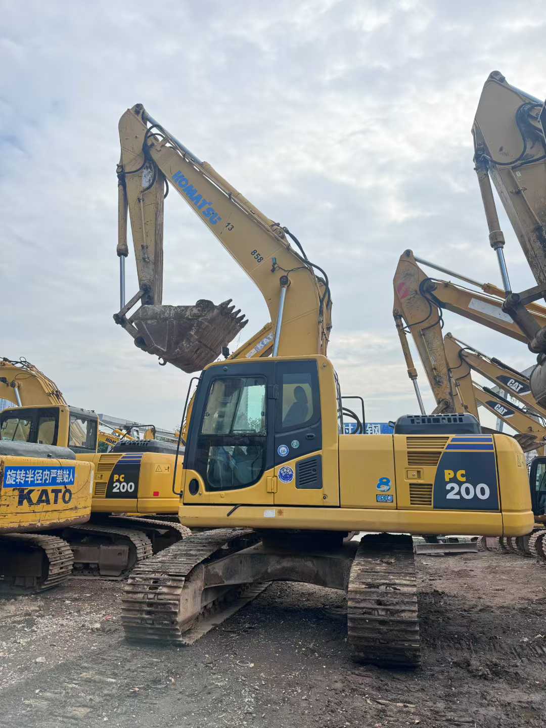 Buy Komatsu PC200-8 Used Excavator / 3 Used Komatsu PC200-8 Excavator 2016 Model / 3