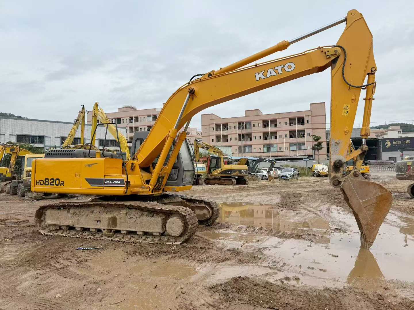 Buy Kato HD820 Used Excavator / 2 Used Kato HD820 Excavator 2016 Model / 2