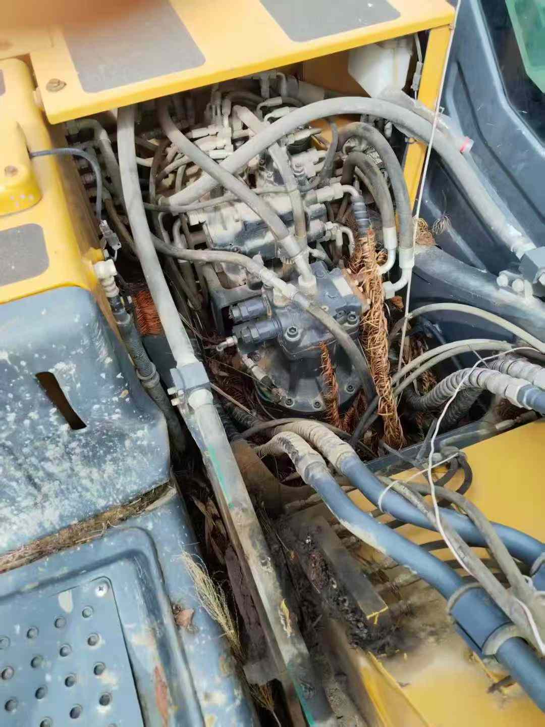 Used XCMG XE135GA Excavator 2021 Model / 3