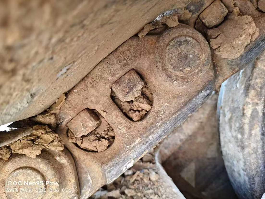 Used Volvo EC200 Excavator 2020 Model / 8