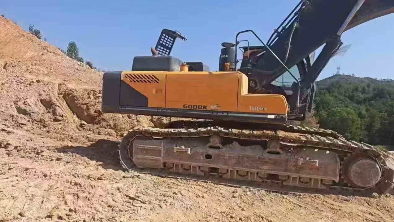 Buy Hyundai HX60 Used Excavator / 2 Used Hyundai HX60 Excavator 2022 Model / 2