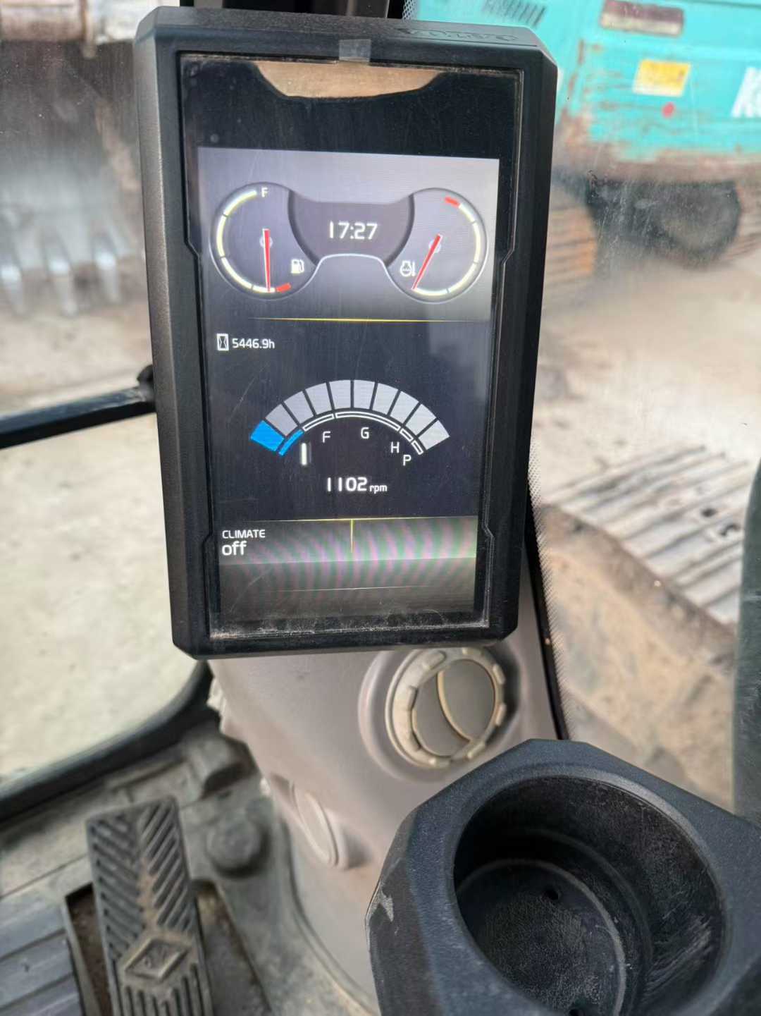 Used Volvo EC200 Excavator 2021 Model / 3