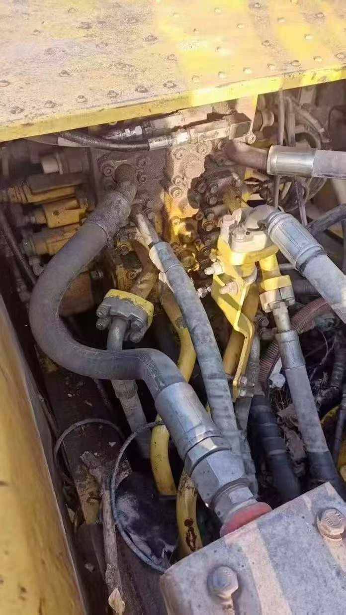 Buy Komatsu HB215LC-1 Used Excavator / 5 Used Komatsu HB215LC-1 Excavator 2013 Model / 5