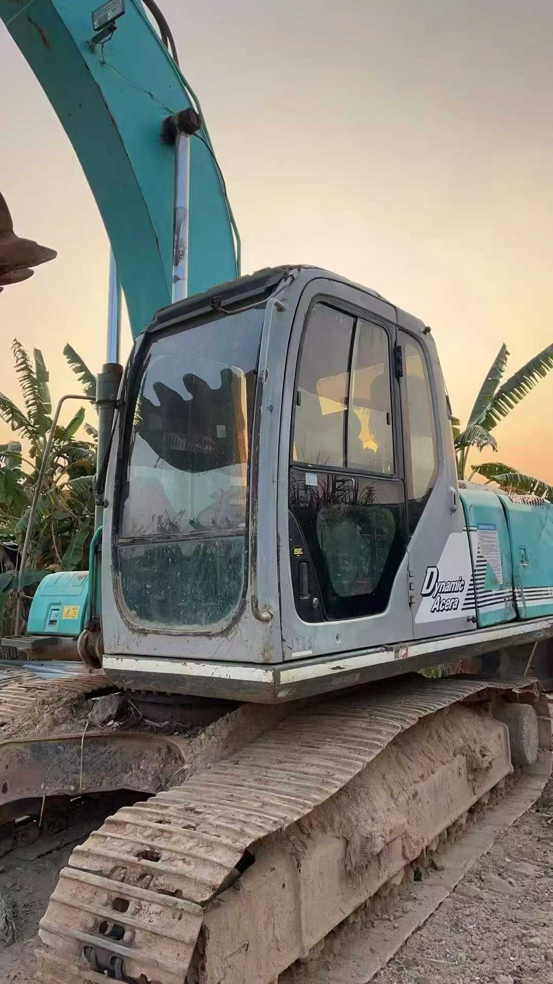 Buy Kobelco SK200-6E Used Excavator / 8 Used Kobelco SK200-6E Excavator 2016 Model / 8