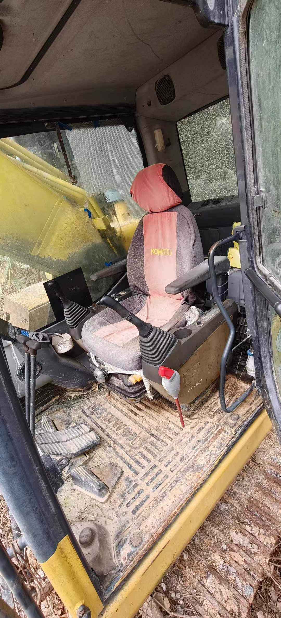 Buy Komatsu PC300LC-8 Used Excavator / 2 Used Komatsu PC300LC-8 Excavator 2016 Model / 2