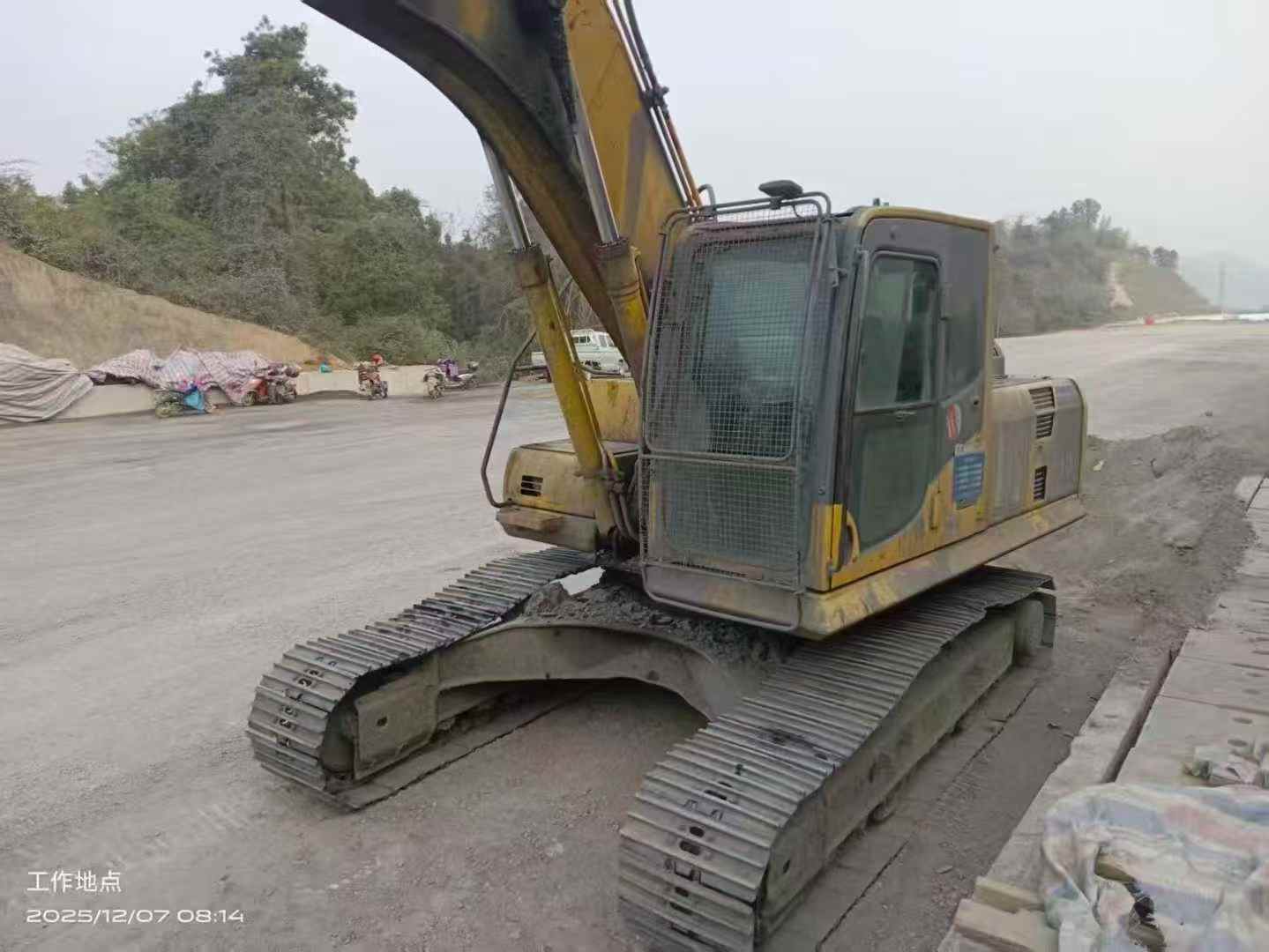 Buy Komatsu PC210 Used Excavator / 1