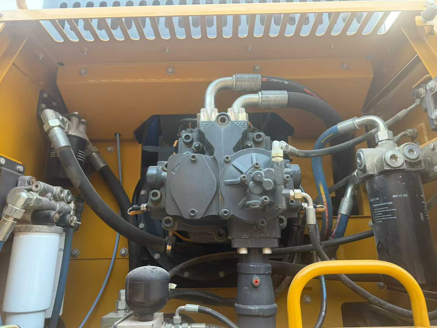 Buy XCMG XE550DK MAX Used Excavator / 5 Used XCMG XE550DK MAX Excavator 2022 Model / 5