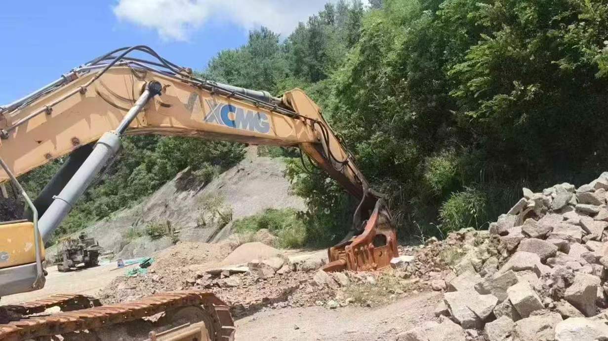 Buy XCMG XE470 Used Excavator / 8 Used XCMG XE470 Excavator 2014 Model / 8