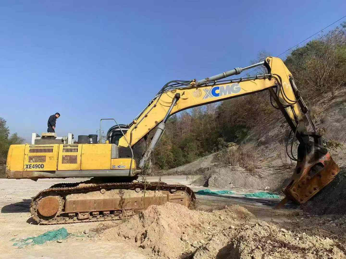 Buy XCMG XE470 Used Excavator / 1