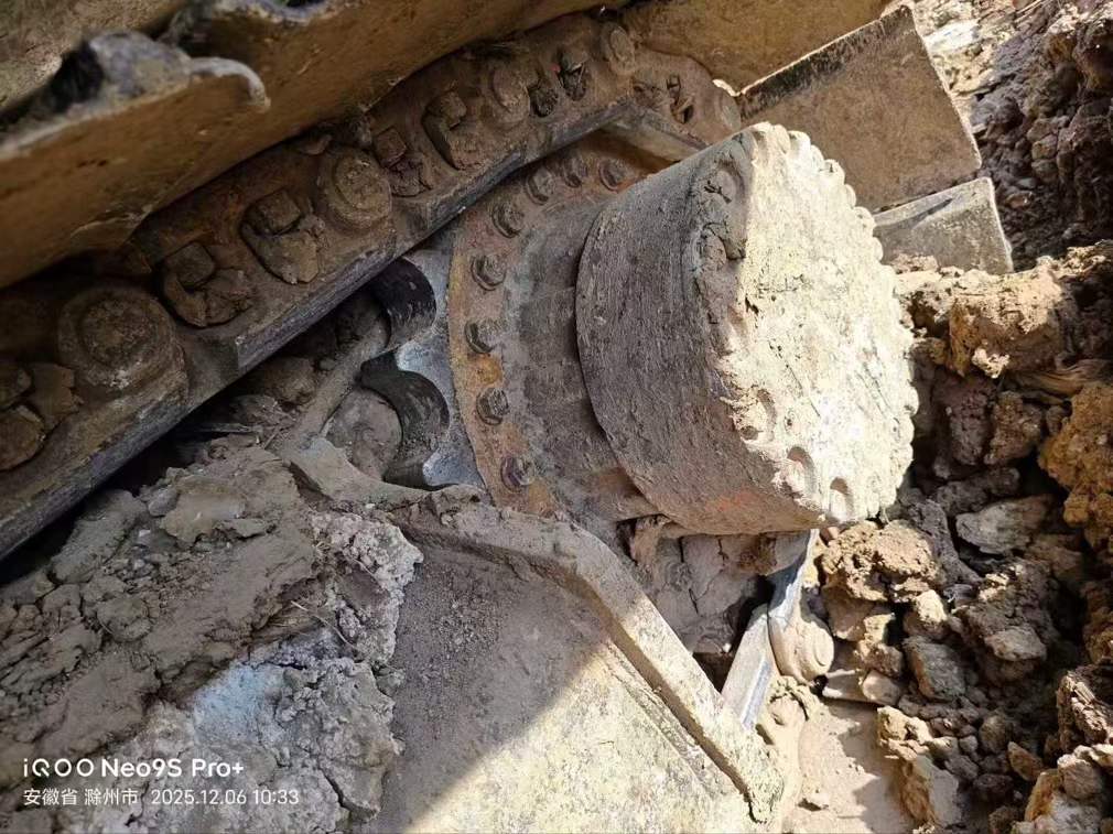 Used Volvo EC200 Excavator 2020 Model / 6