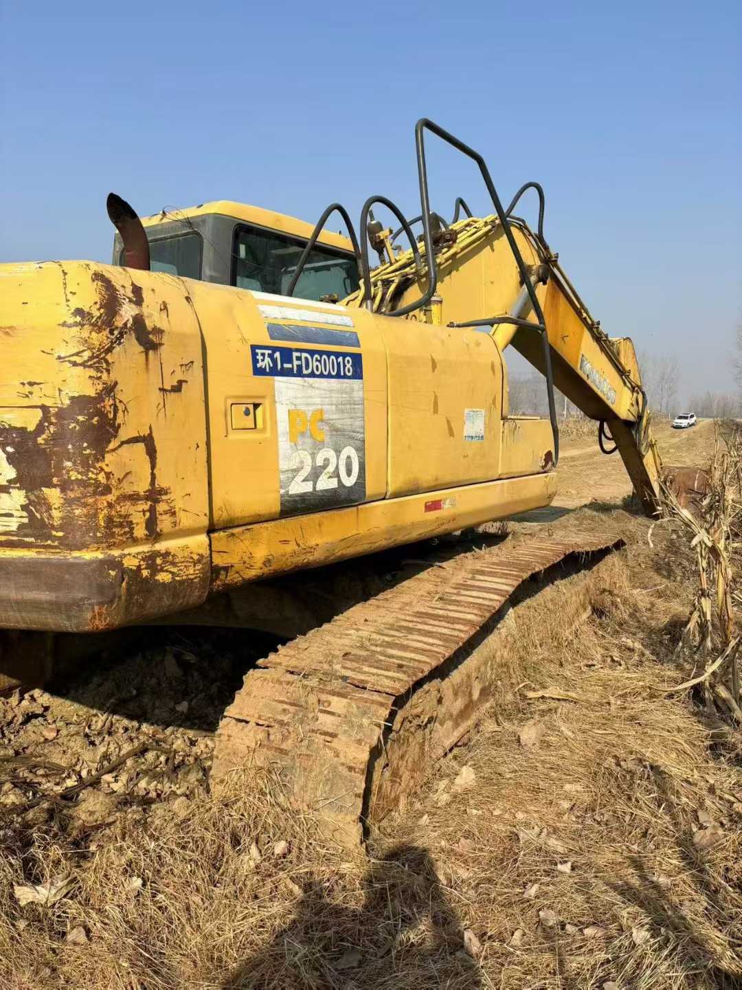Buy Komatsu PW220-7 Used Excavator / 1