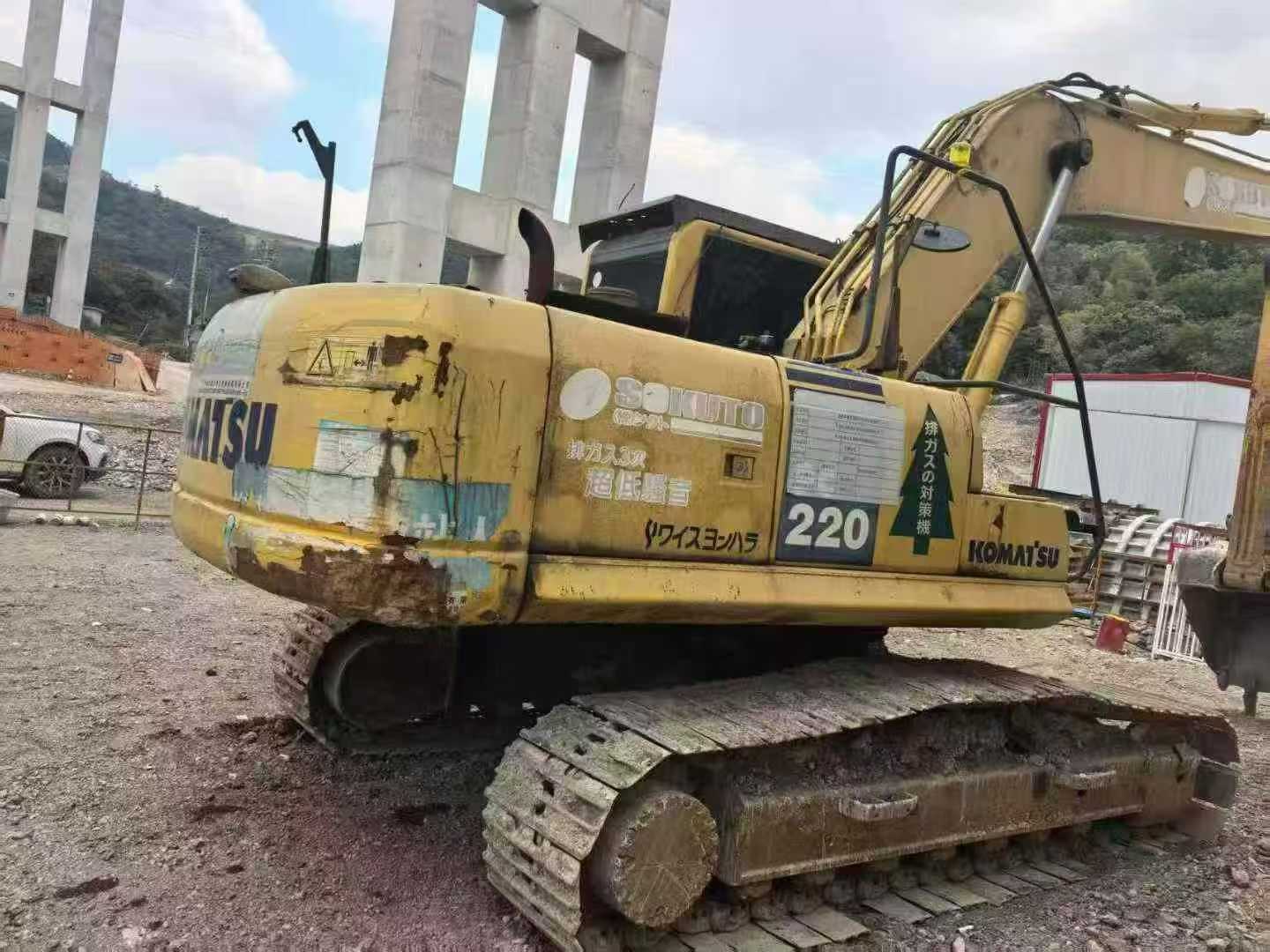 Buy Komatsu PC220-8 Used Excavator / 3 Used Komatsu PC220-8 Excavator 2016 Model / 3