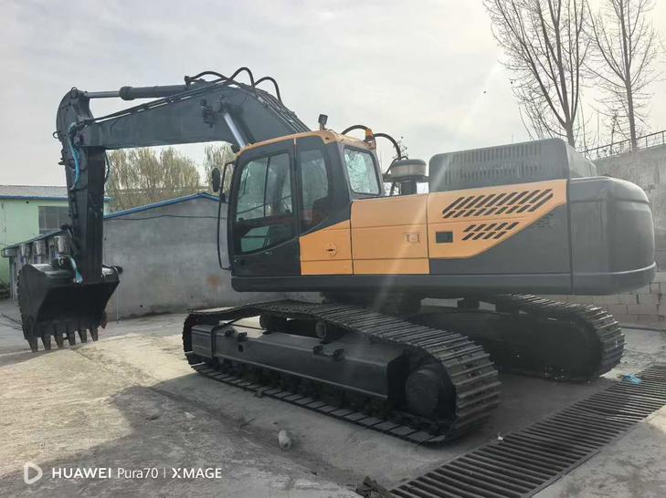 Buy Hyundai R385LC-9T Used Excavator / 1