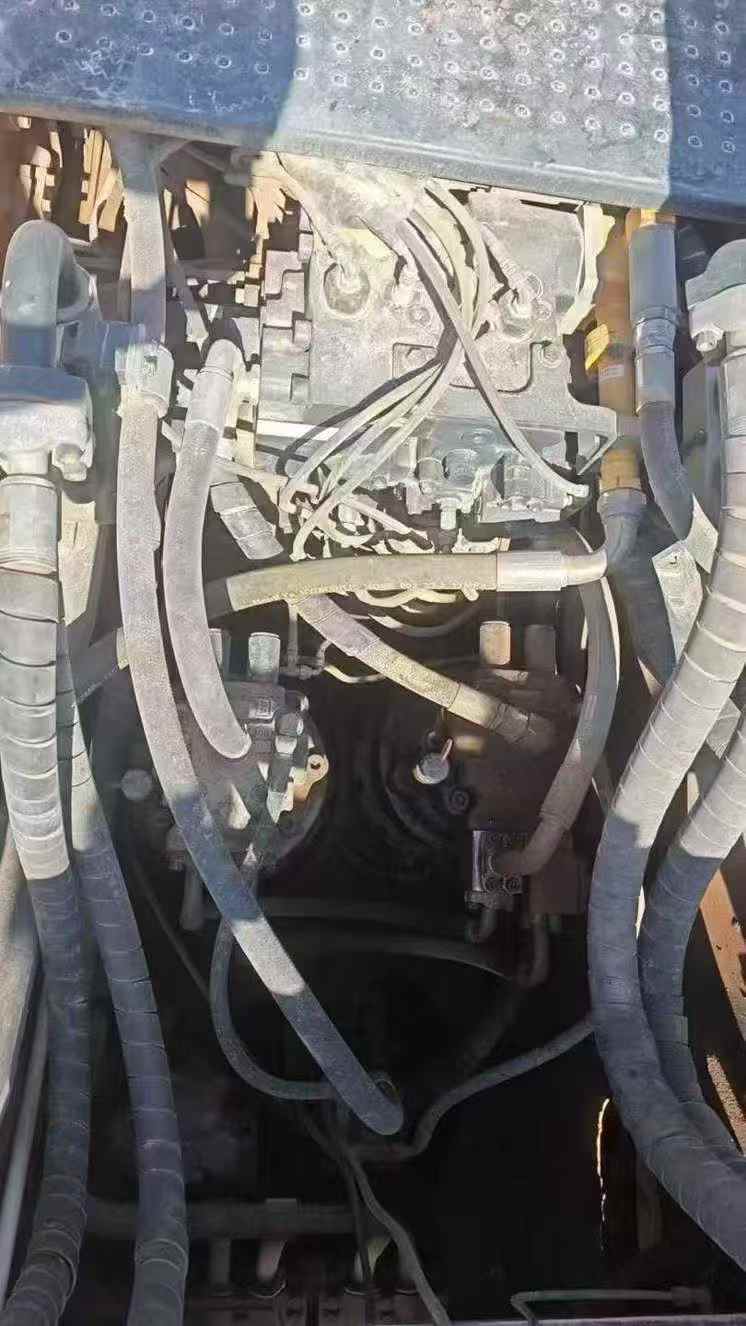 Buy Hyundai HX60 Used Excavator / 5 Used Hyundai HX60 Excavator 2022 Model / 5