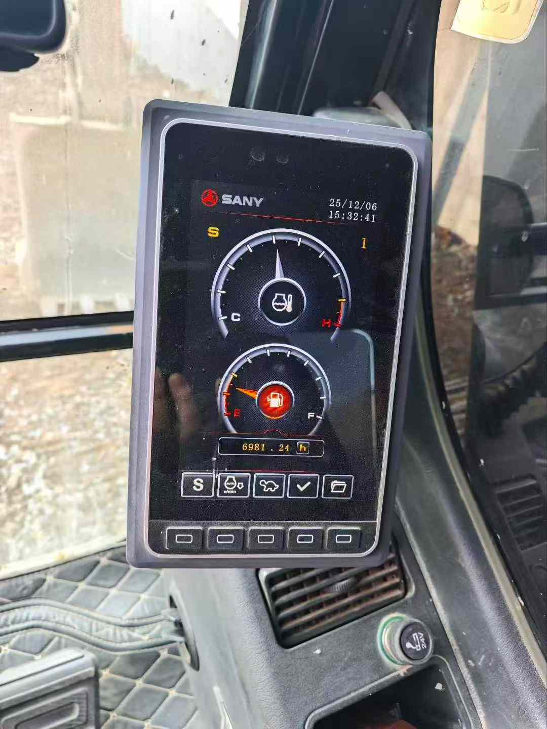 Buy Sany SY200C Used Excavator / 8 Used Sany SY200C Excavator 2016 Model / 8