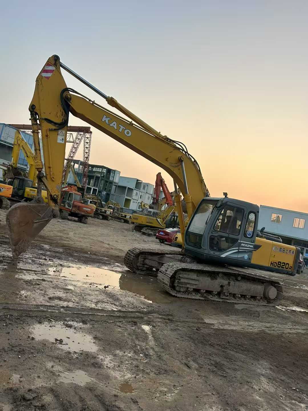 Buy Kato HD820 Used Excavator / 9 Used Kato HD820 Excavator 2016 Model / 9