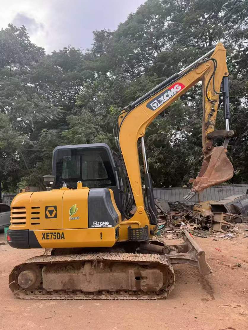 Buy XCMG XE60 Used Excavator / 1