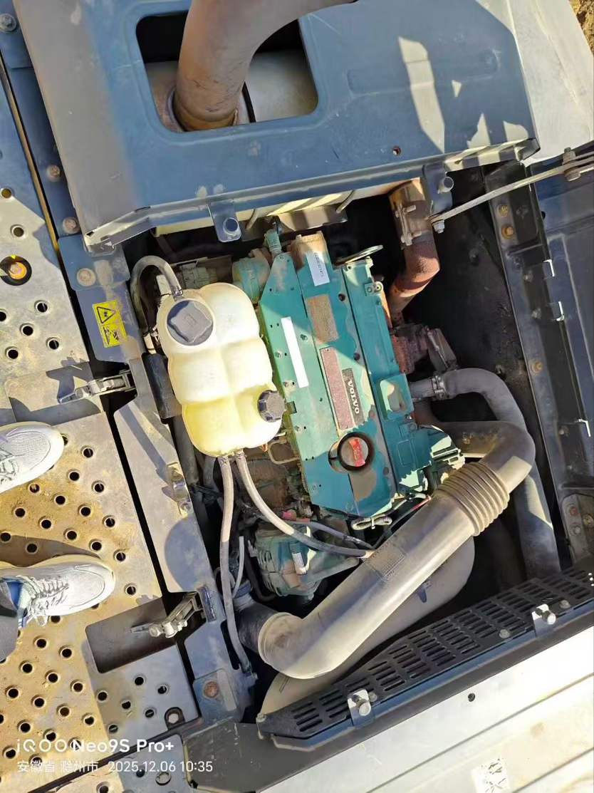 Used Volvo EC200 Excavator 2020 Model / 7