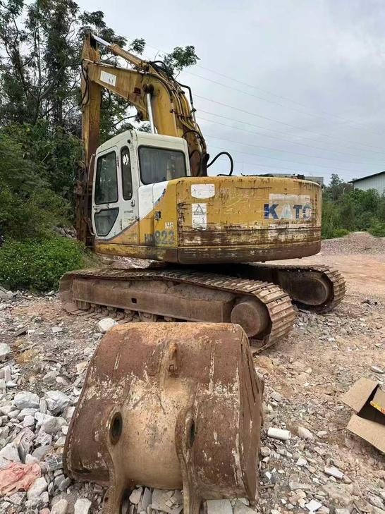 Buy Kato HD823 Used Excavator / 1