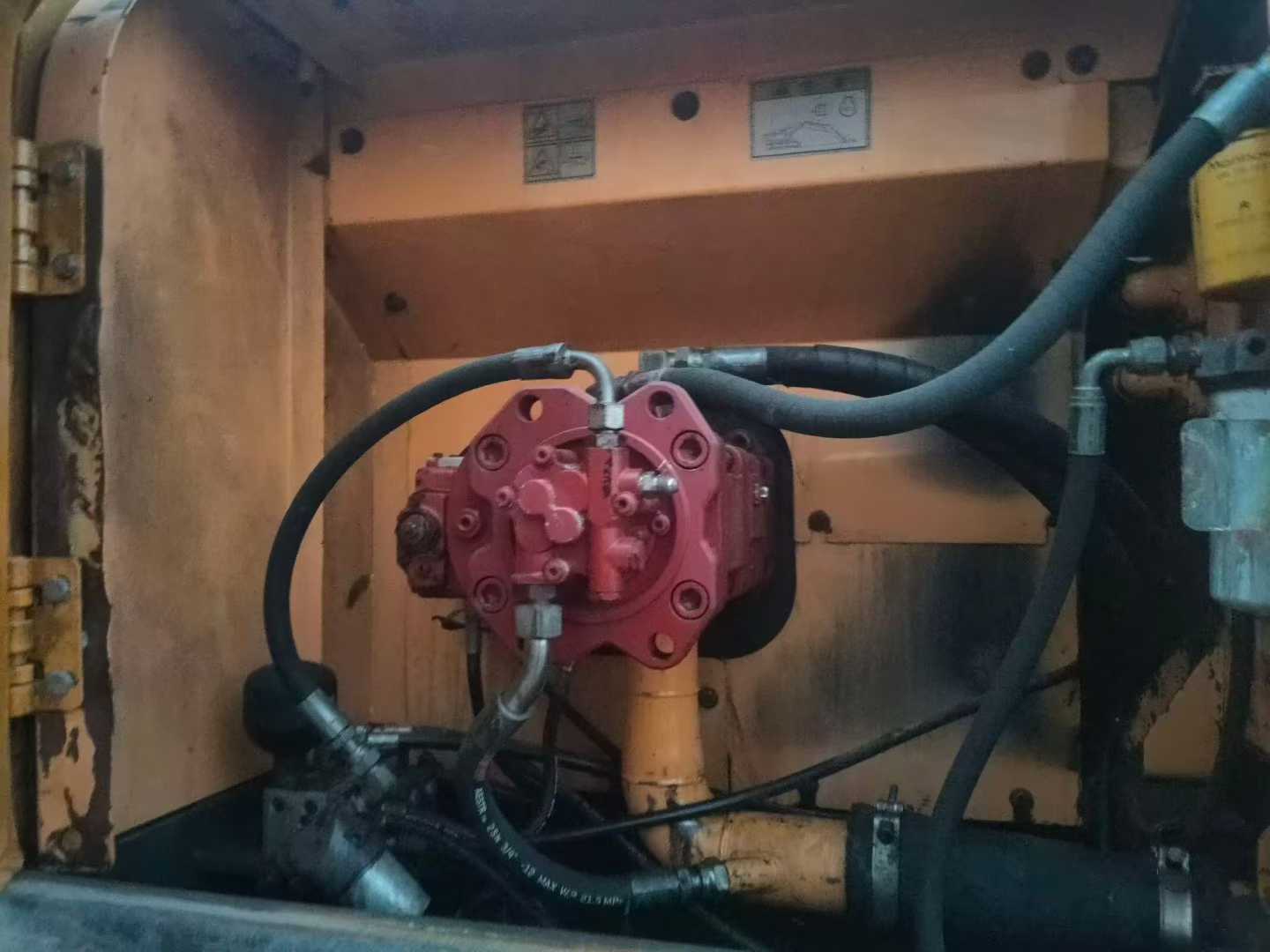 Used Hyundai R215-7 Excavator 2013 Model / 5