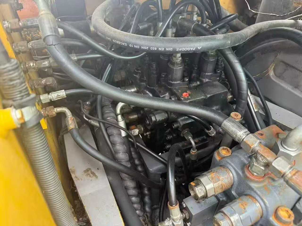 Used XCMG LW130FV Excavator 2014 Model / 3