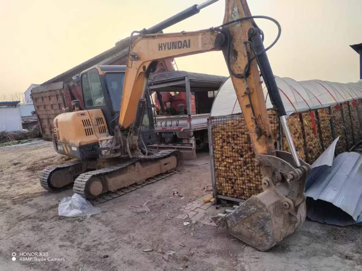 Used Hyundai R 60VS Excavator 2017 Model / 5