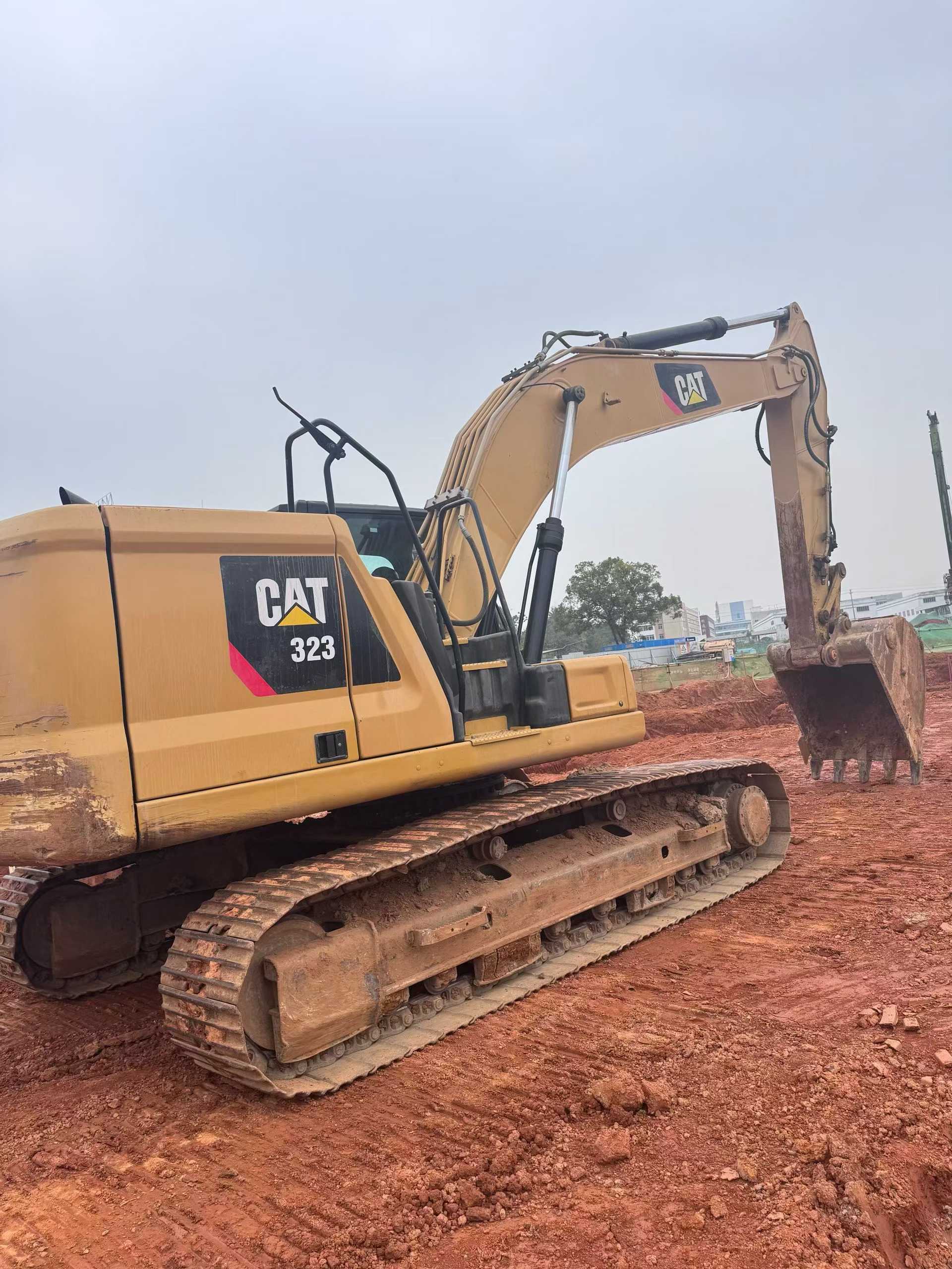Buy Caterpillar 323 Used Excavator / 8 Used Caterpillar 323 Excavator 2018 Model / 8