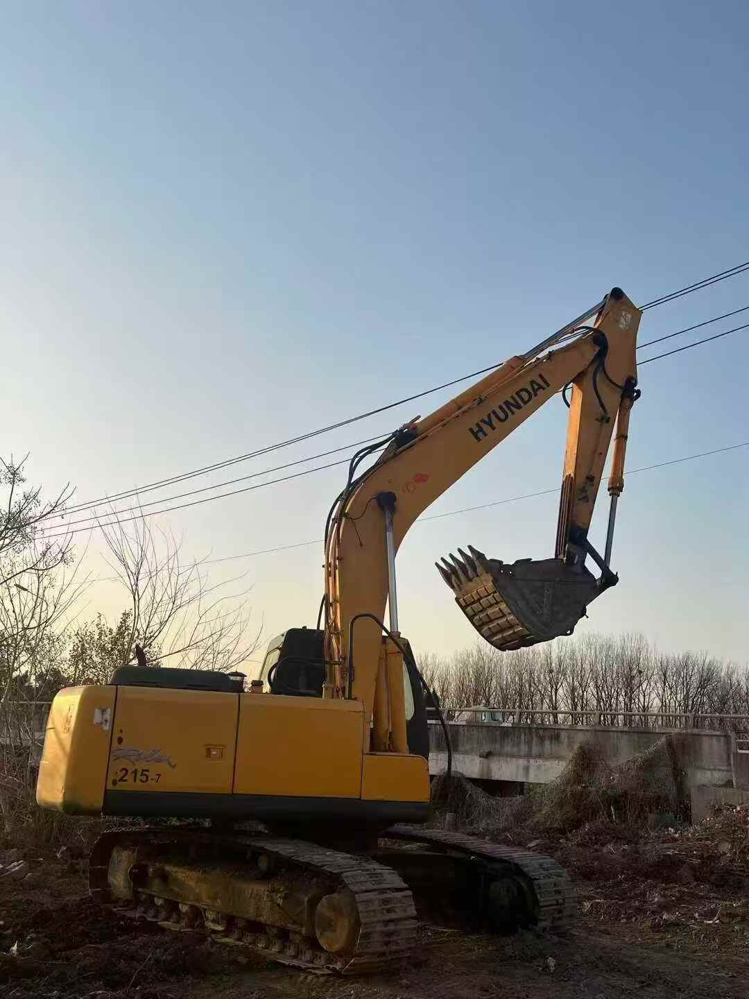 Used Hyundai R215-7 Excavator 2010 Model / 3
