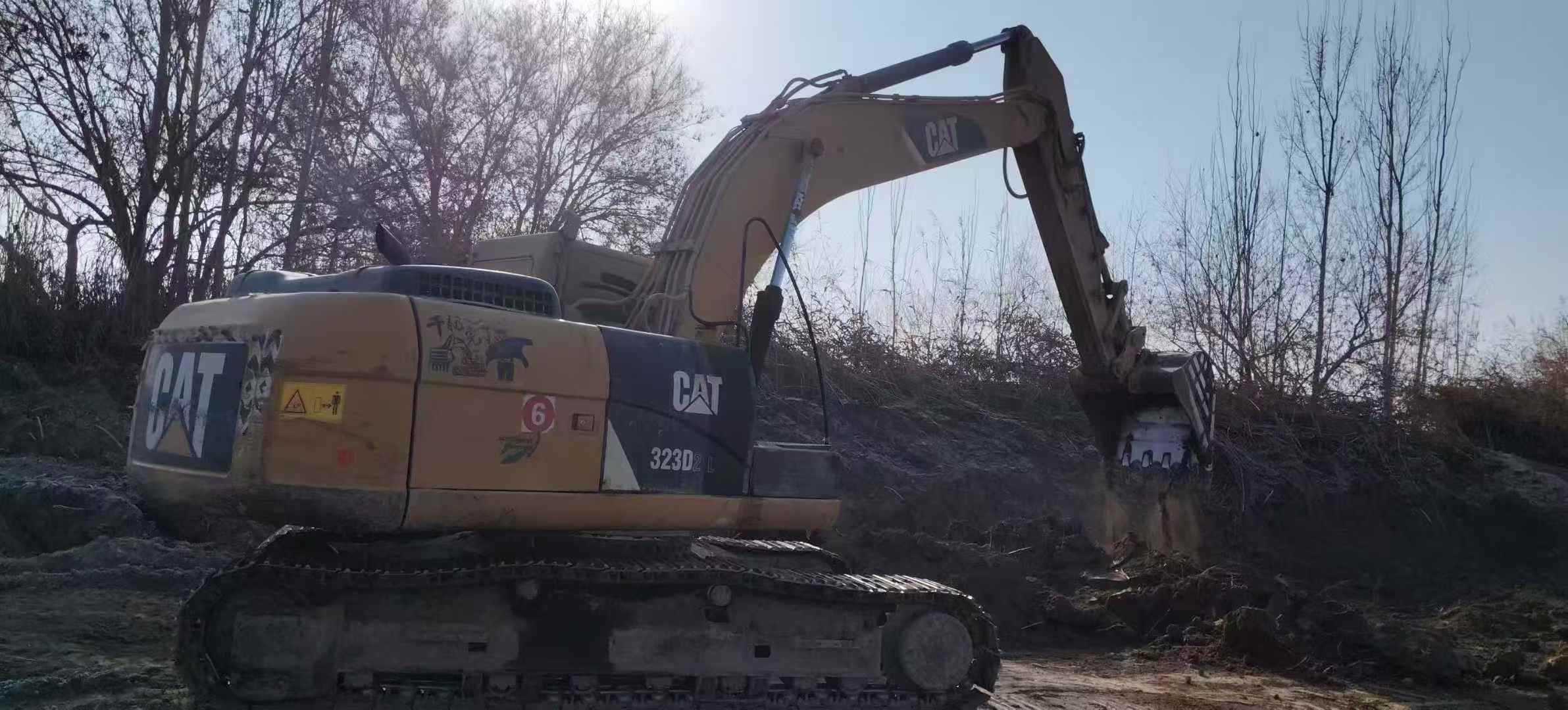 Used Caterpillar 323D2L Excavator 2016 Model / 2