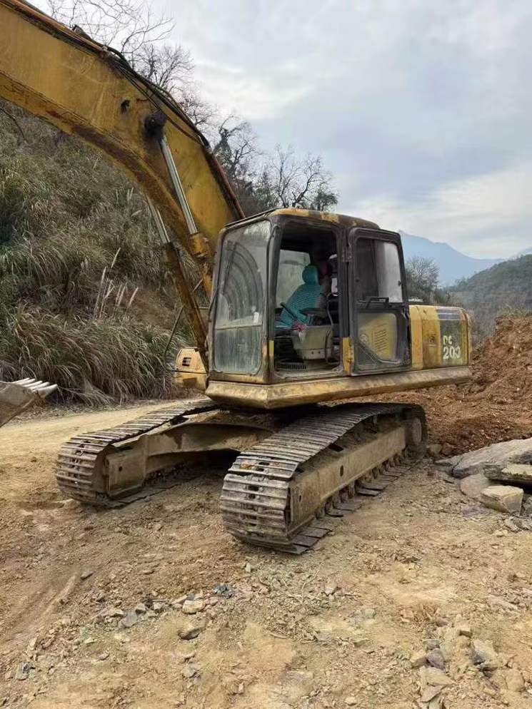 Used Komatsu PW200-7 Excavator 2016 Model / 2