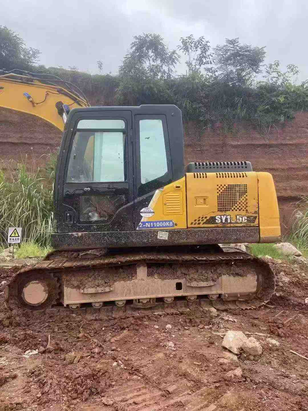 Used Sany SY135 Excavator 2016 Model / 3