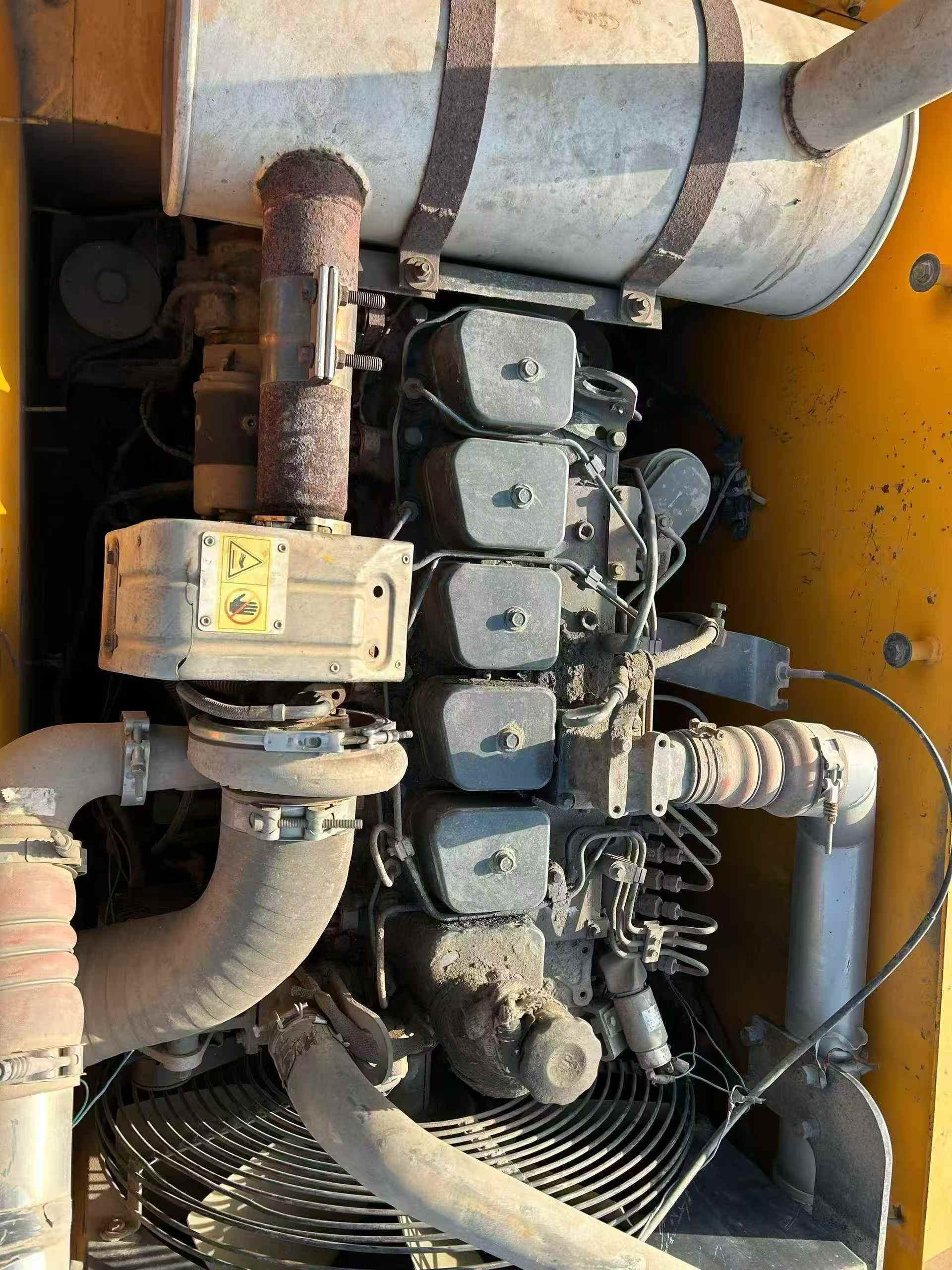 Used Hyundai R225-7 Excavator 2016 Model / 4