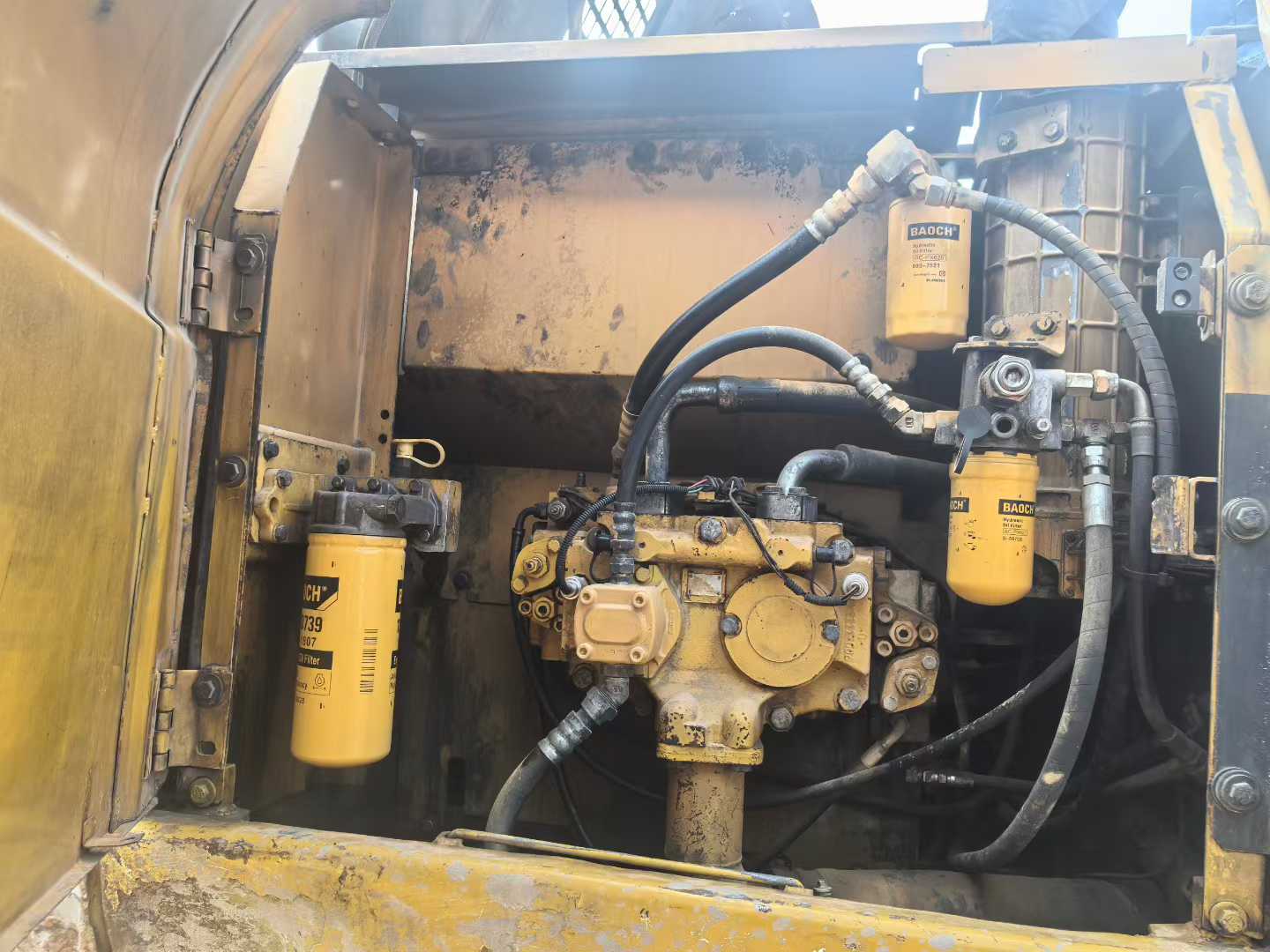 Used Caterpillar 320D Excavator 2016 Model / 2