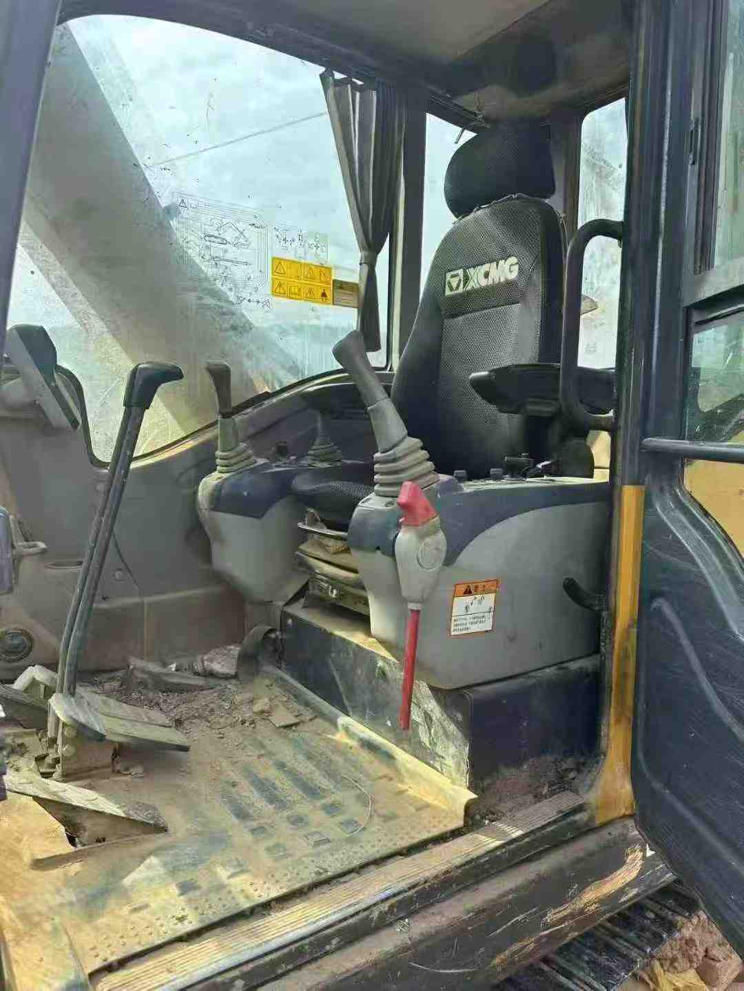 Used XCMG XE80D Excavator 2018 Model / 3