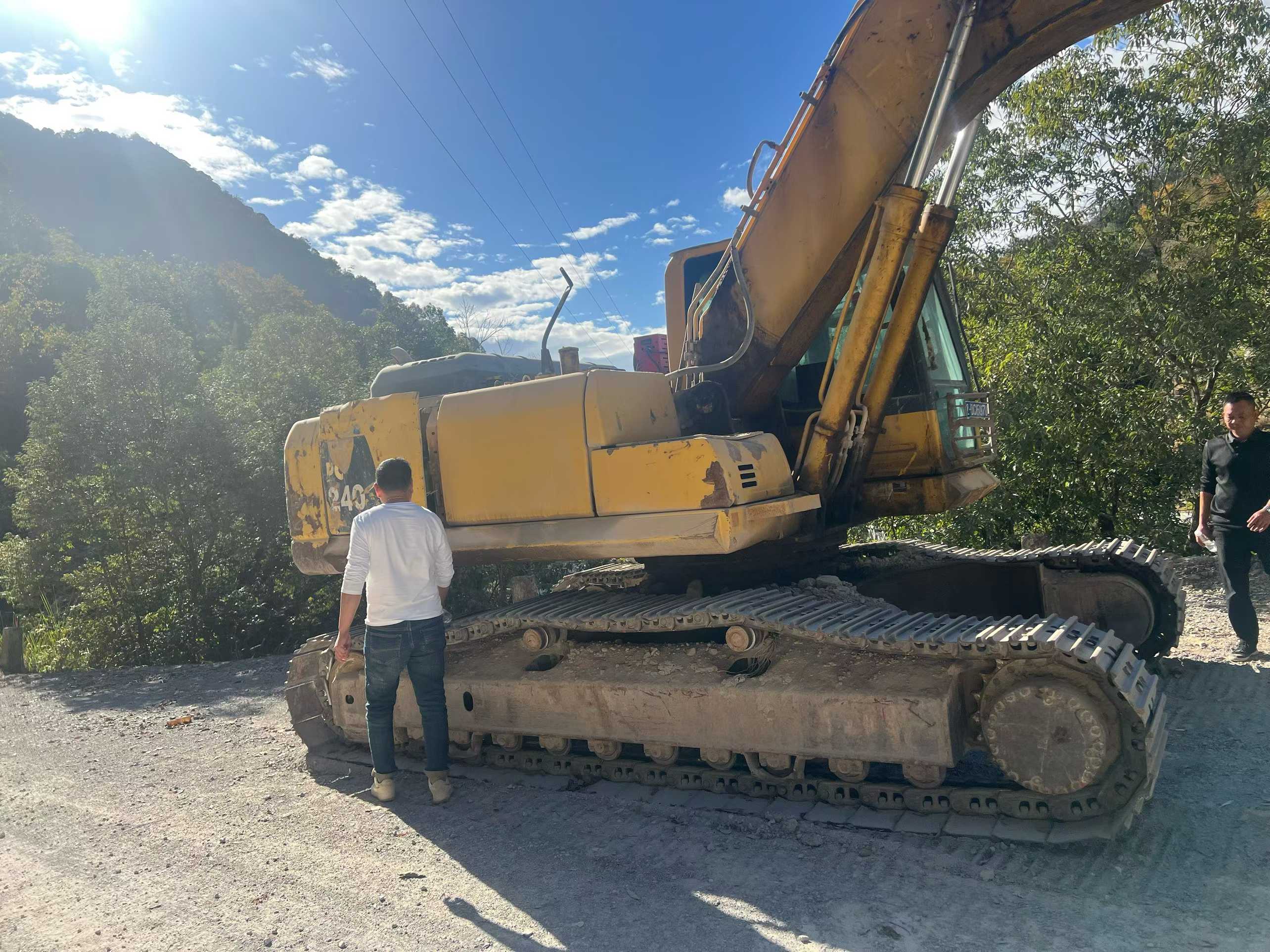 Used Komatsu PC240LC-8 Excavator 2016 Model / 2