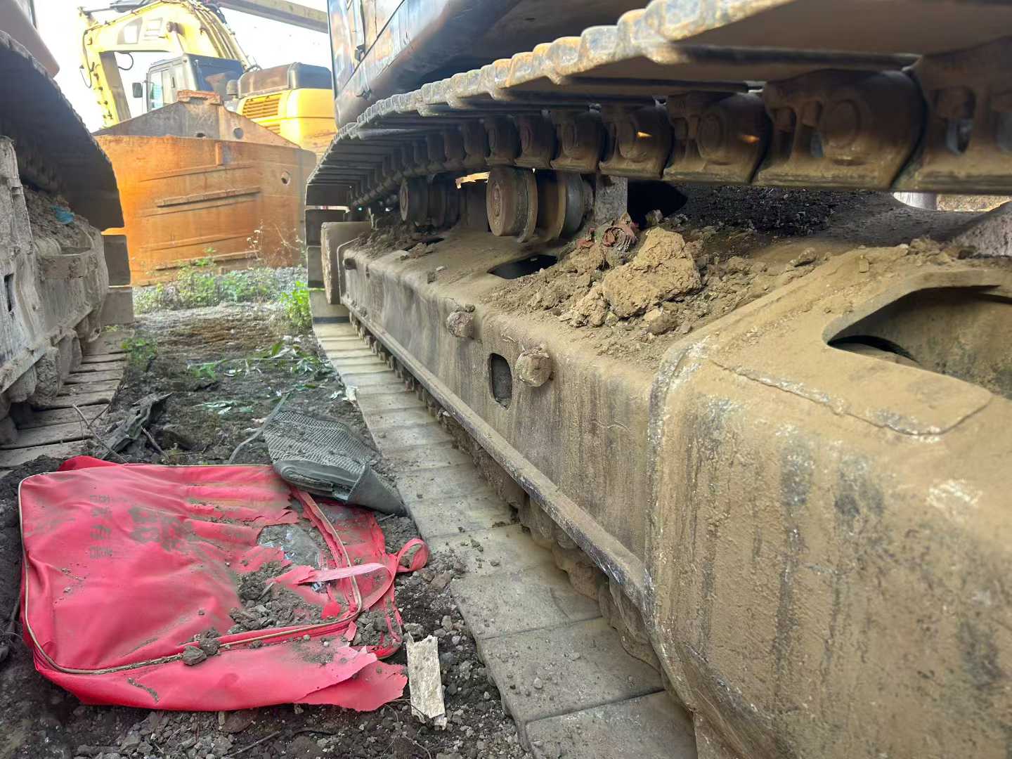 Used Volvo EW210C Excavator 2013 Model / 6