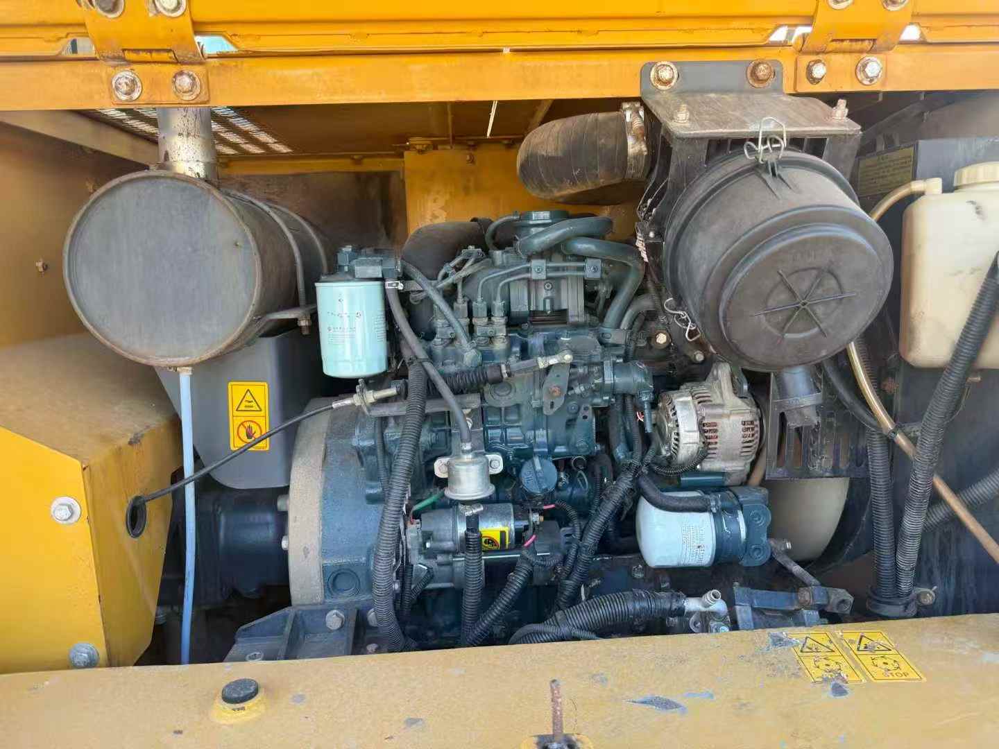 Used XCMG XE75WD Excavator 2016 Model / 8