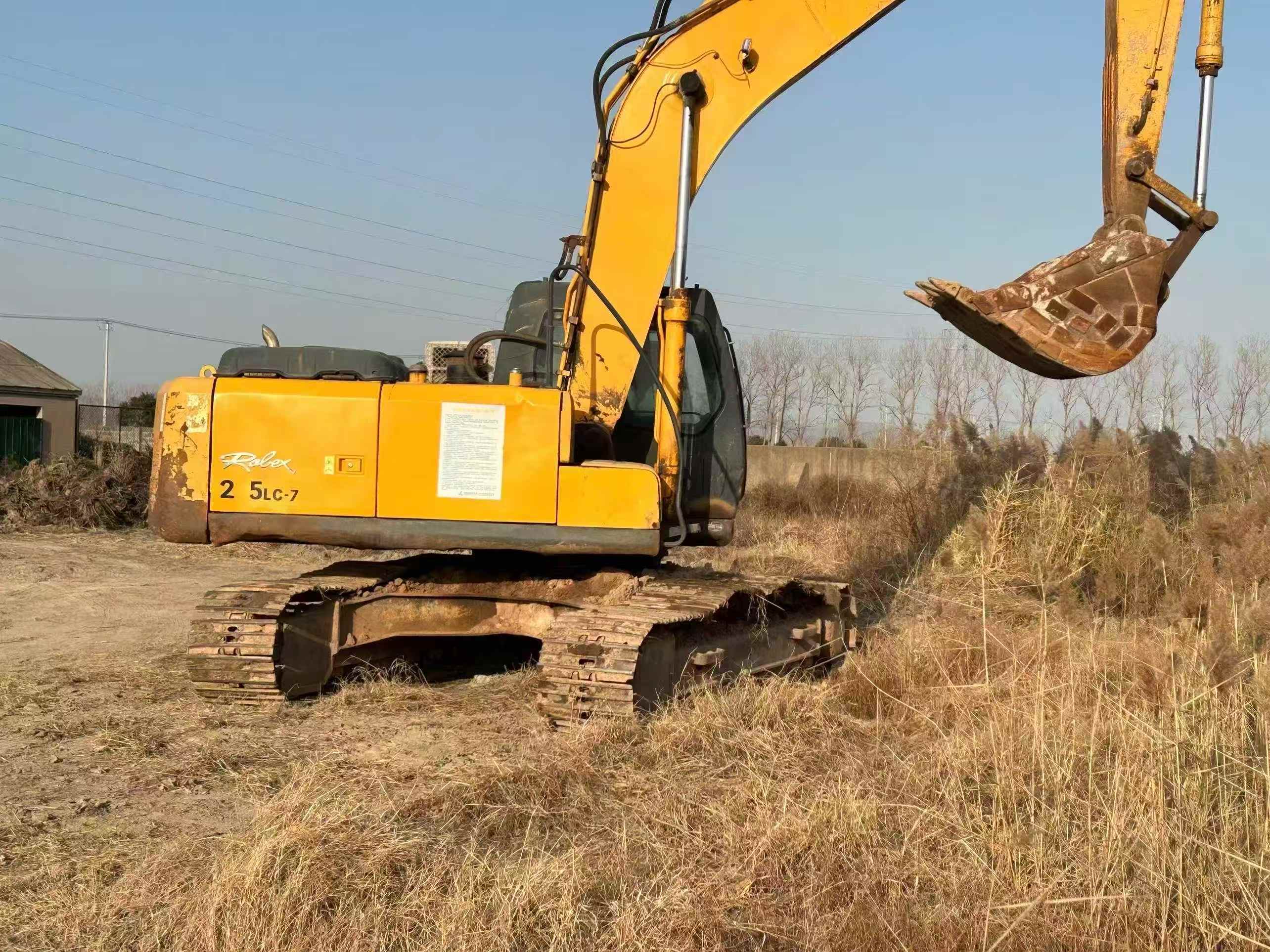 Used Hyundai R225-7 Excavator 2016 Model / 3