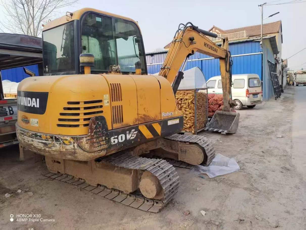 Used Hyundai R 60VS Excavator 2017 Model / 4