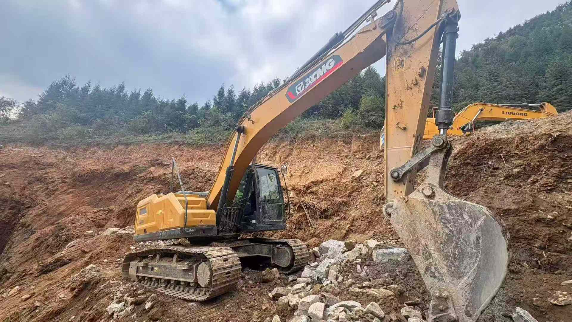 Buy XCMG LW200 Used Excavator / 2 Used XCMG LW200 Excavator 2016 Model / 2