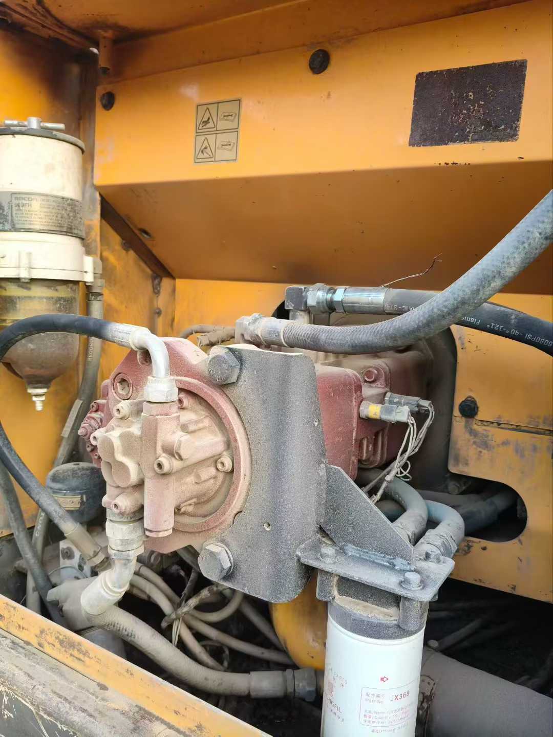 Buy Hyundai R215VS Used Excavator / 2 Used Hyundai R215VS Excavator 2016 Model / 2