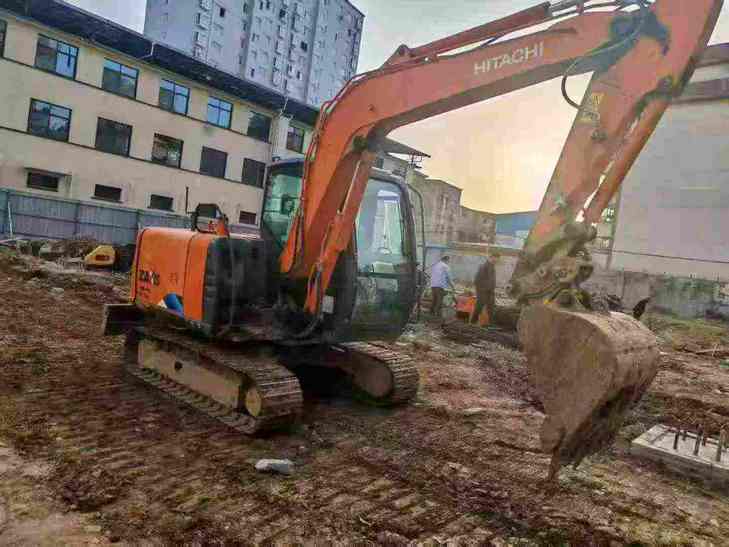 Buy Hitachi ZX60-5A Used Excavator / 1