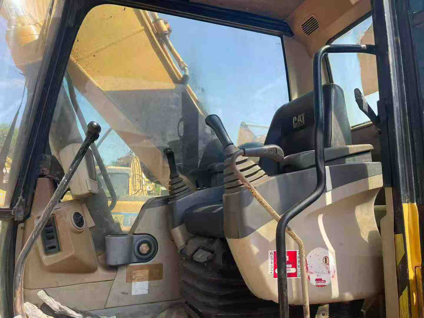 Used Caterpillar 320C Excavator 2016 Model / 3